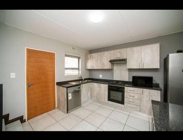 3 BEDROOM TOWNHOUSE FOR SALE IN BRENTWOOD